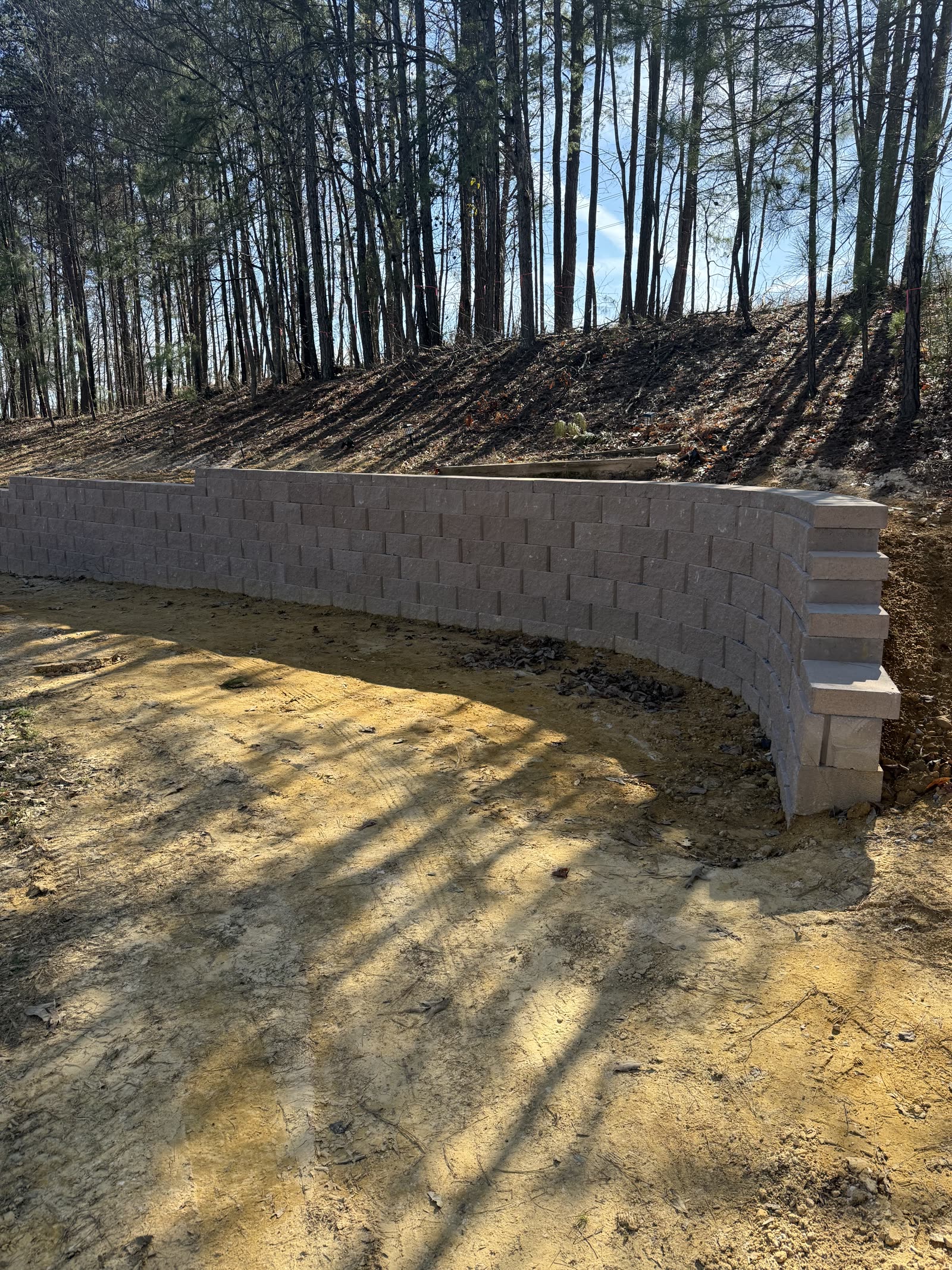Finished curved block retaining wall with stepped end, Chattanooga TN area